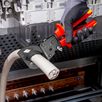 Кабелеріз діелектричний KNIPEX 250 мм 95 36 250