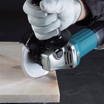 Угловая шлифмашина Makita 9558HNG
