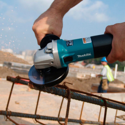 Кутова шліфмашина Makita 9565 CVR