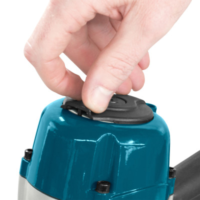 Пневматичний цвяхозабивач Makita AF635
