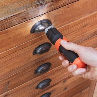 Акумуляторна викрутка BLACK+DECKER BCF601C