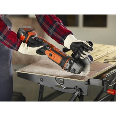 Угловая шлифмашина аккумуляторная BLACK+DECKER BCG720M1