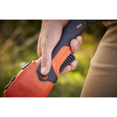 Триммер аккумуляторный BLACK+DECKER BCSTE636L1