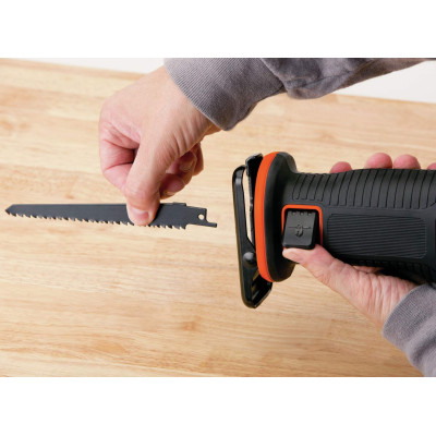 Шабельна пила акумуляторна BLACK+DECKER BDCR18