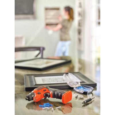 Акумуляторна викрутка BLACK+DECKER BDCSFS30C