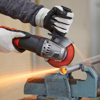 Угловая шлифмашина BLACK+DECKER BEG220