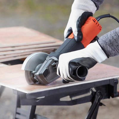Угловая шлифмашина BLACK+DECKER BEG220