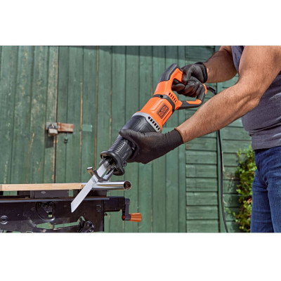 Шабельна пила BLACK+DECKER BES301