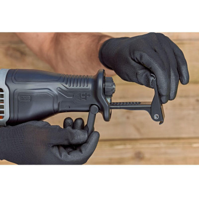 Шабельна пила BLACK+DECKER BES301