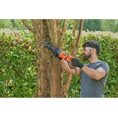 Шабельна пила BLACK+DECKER BES301