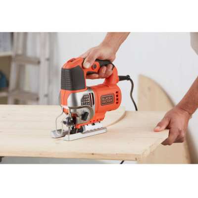Лобзик електричний BLACK+DECKER BES610