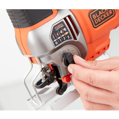 Лобзик електричний BLACK+DECKER BES610K
