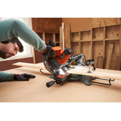 Торцовочная пила BLACK+DECKER BES701