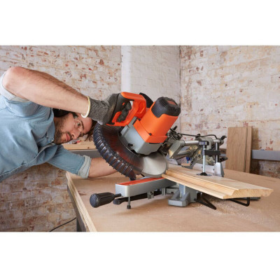 Торцювальна пила BLACK+DECKER BES710