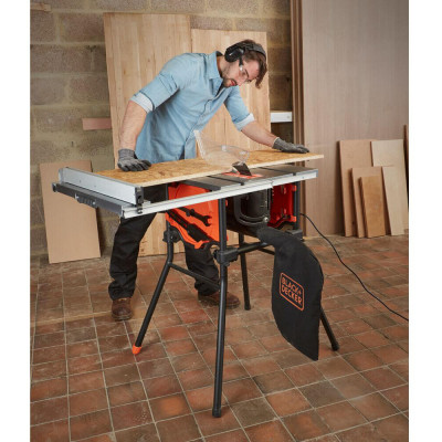 Циркулярна пила BLACK+DECKER BES720