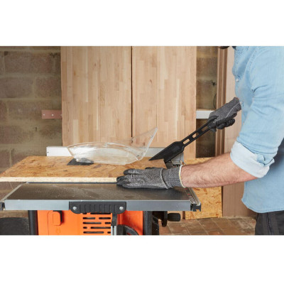 Циркулярна пила BLACK+DECKER BES720