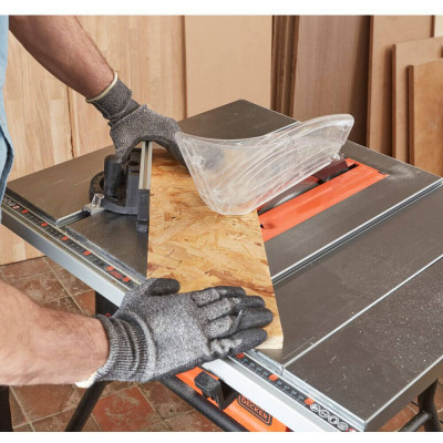 Циркулярна пила BLACK+DECKER BES720
