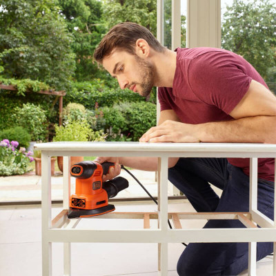 Вібраційна шліфмашина BLACK+DECKER BEW200