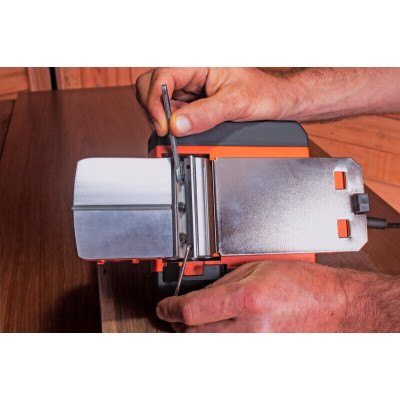 Рубанок електричний BLACK+DECKER BEW712