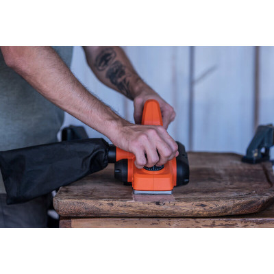 Рубанок електричний BLACK+DECKER BEW712