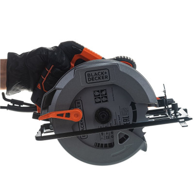 Дисковая пила BLACK+DECKER CS1550