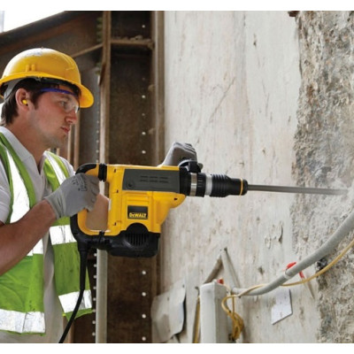 Отбойный молоток DeWALT D25820K