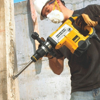 Отбойный молоток DeWALT D25831K