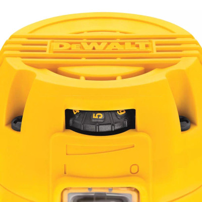 Фрезер кромковий DeWALT D26200