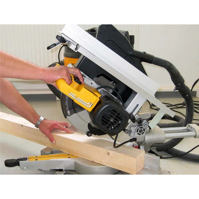 Торцовочно-циркулярная пила DeWALT D27111
