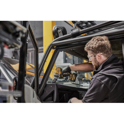 Дриль-шуруповерт акумуляторний зі змінними насадками DeWALT DCD703L2T