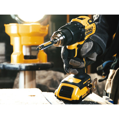 Дриль-шуруповерт ударний акумуляторний DeWALT DCD709D2T