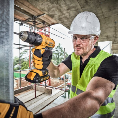 Аккумуляторная ударная дрель-шуруповёрт DeWalt DCD776C2