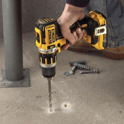 Аккумуляторная дрель-шуруповёрт ударная DeWalt DCD795D2