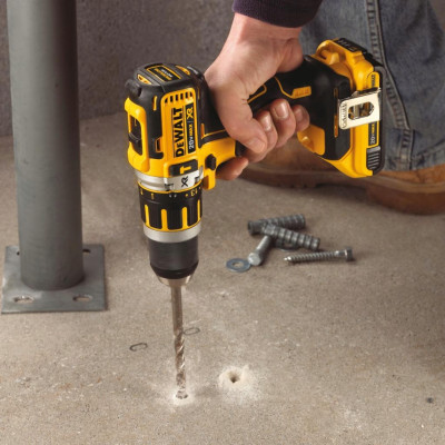 Аккумуляторная ударная дрель-шуруповёрт DeWALT DCD795NT