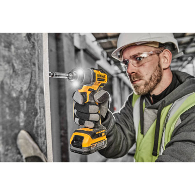 Дрель-шуруповерт аккумуляторная ударная + подарок DeWALT DCD805H2T+DCF840N