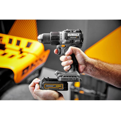 Дрель-шуруповёрт ударная аккумуляторная DeWALT McLaren F1 TEAM LIMITED EDITION DCD85ME2GT