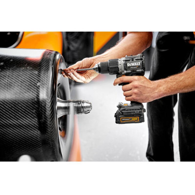 Дрель-шуруповёрт ударная аккумуляторная DeWALT McLaren F1 TEAM LIMITED EDITION DCD85ME2GT
