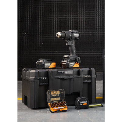 Дрель-шуруповёрт ударная аккумуляторная DeWALT McLaren F1 TEAM SPECIAL EDITION DCD86MM2KT