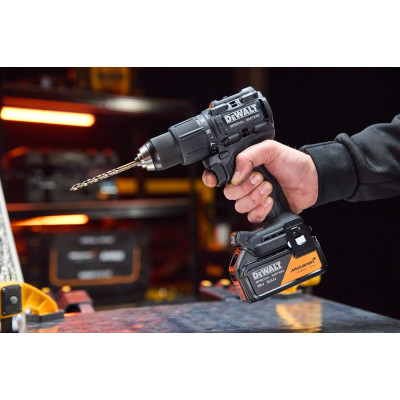 Дрель-шуруповёрт ударная аккумуляторная DeWALT McLaren F1 TEAM SPECIAL EDITION DCD86MP1T