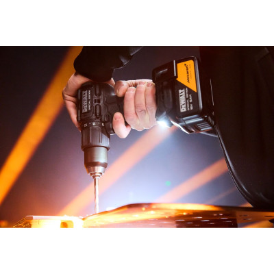 Дрель-шуруповёрт ударная аккумуляторная DeWALT McLaren F1 TEAM SPECIAL EDITION DCD86MP2KT