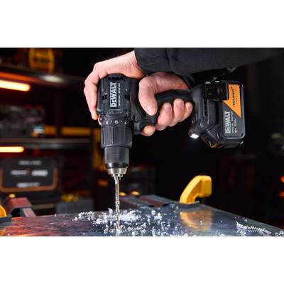 Дрель-шуруповёрт ударная аккумуляторная DeWALT McLaren F1 TEAM SPECIAL EDITION DCD86MP2T