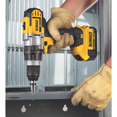 Аккумуляторная ударная дрель-шуруповёрт DeWalt DCD980M2