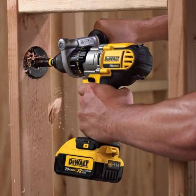 Аккумуляторная ударная дрель-шуруповёрт DeWalt DCD980M2