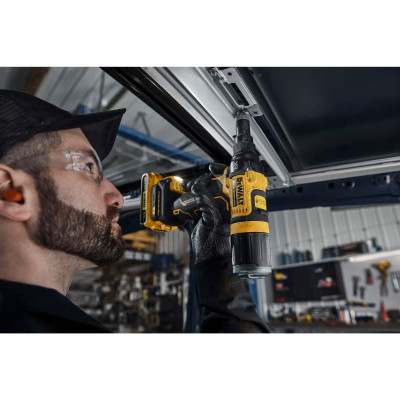 Заклепник акумуляторний DeWALT DCF403NT без АКБ