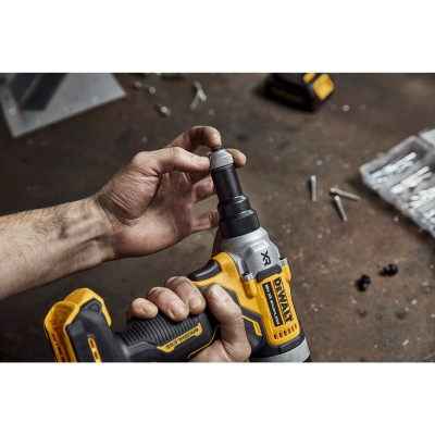 Заклепник акумуляторний DeWALT DCF414NT без АКБ