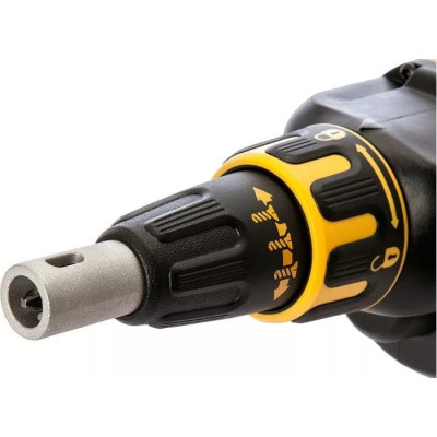 Шуруповерт акумуляторний DeWALT DCF620D2