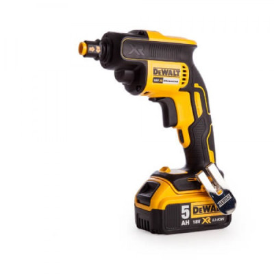 Шуруповерт акумуляторний DeWALT DCF620P2K