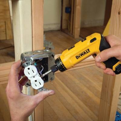Акумуляторна викрутка DeWALT DCF680G2