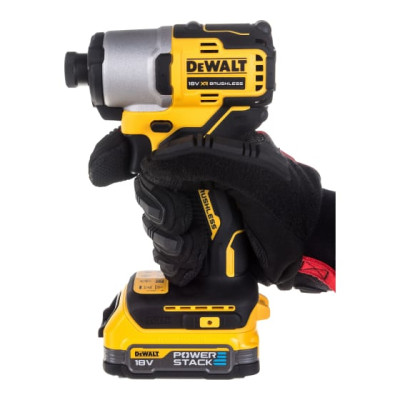 Винтовёрт ударный аккумуляторный бесщёточный DeWALT DCF840E1T