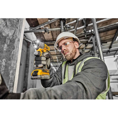 Винтовёрт ударный аккумуляторный бесщёточный DeWALT DCF840NT без АКБ